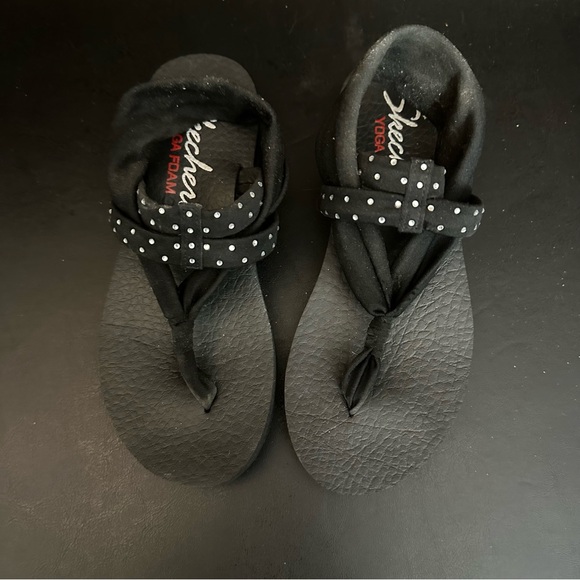 Skechers Women's Size 8 Yoga Foam Flip Flops Black Thong Ankle Strap Sandals - Picture 6 of 11